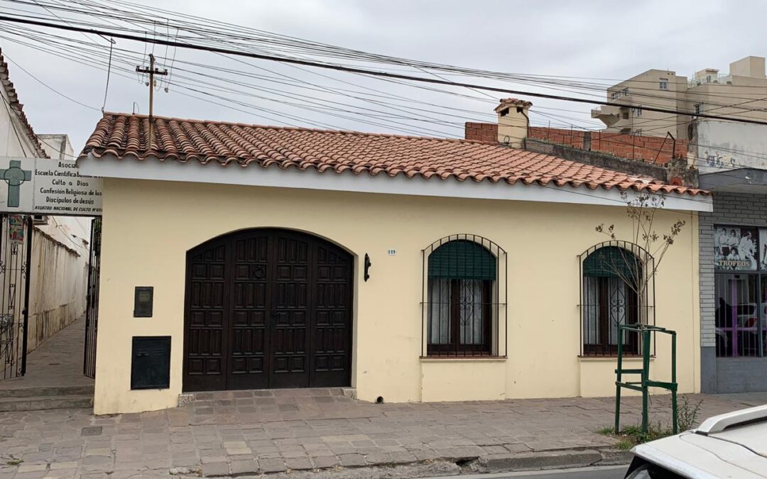 Se vende: Casa sobre calle Alvarado